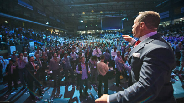 Von 0 zur ersten Million Live Speaker Event mit Marc Galal